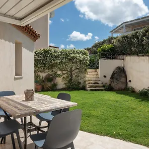 https://le-maree-apartments.in-sardinia.net