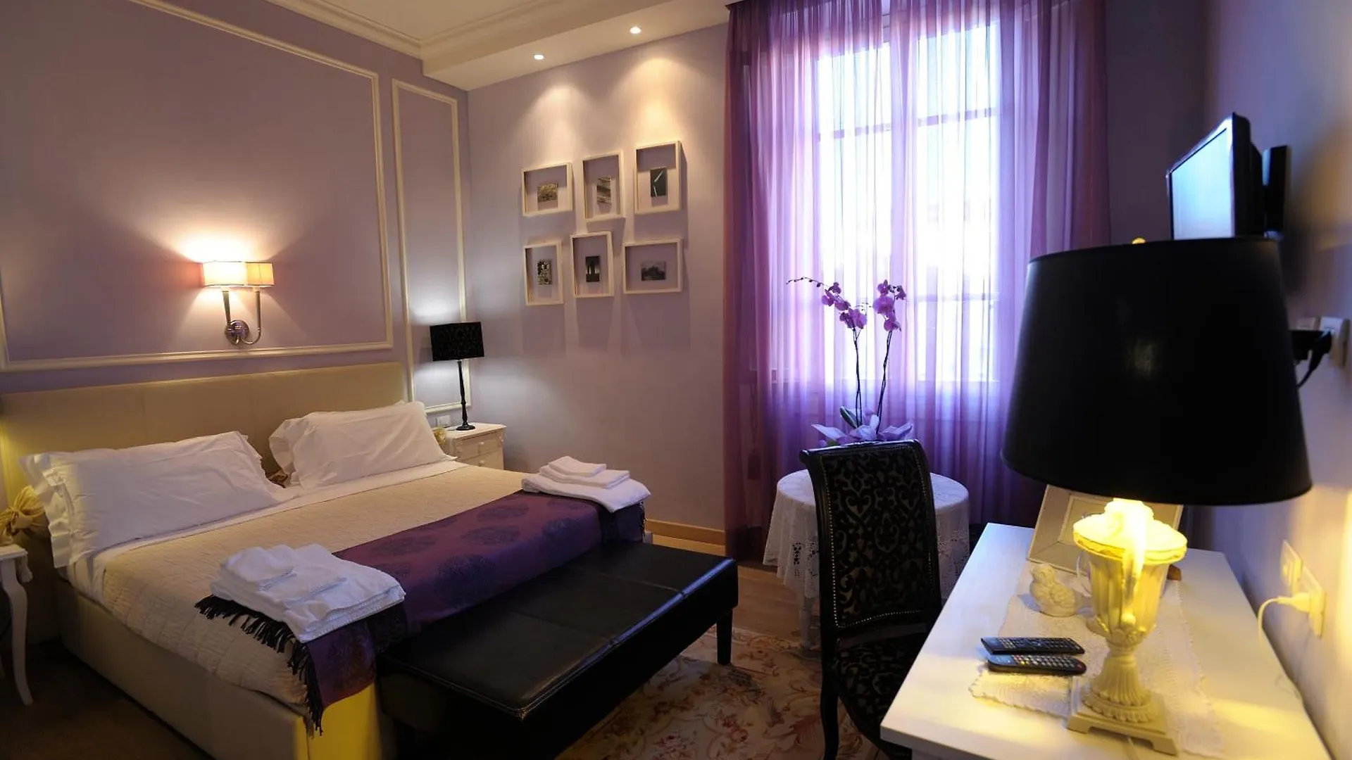 Luxury B&B La Dimora Degli Angeli 3*, Florence Italy